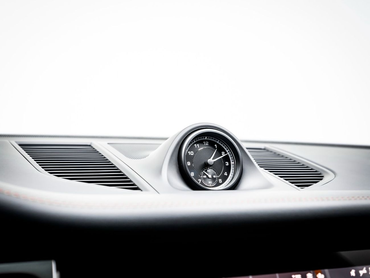 Porsche Macan Std 2.0L (252 HP) 2024 Porsche Macan, 2027 Porsche Warranty, Full Service History, Low KMs, GCC