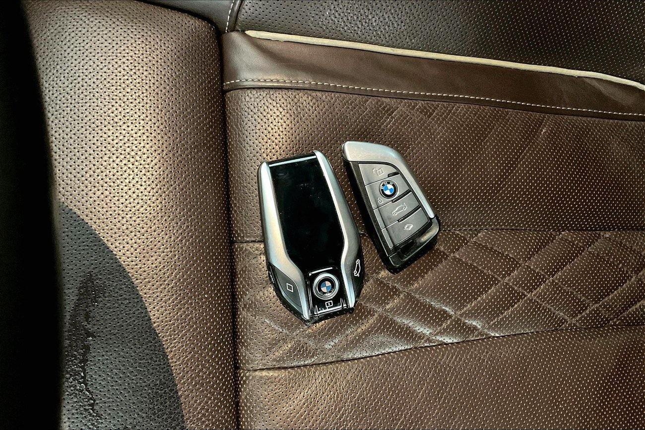 بي أم دبليو 530i Luxury + M Sport Package | شامل الضمان | 0 ﺪﻔﻋﺓ ﺃﻮﻟﻯ