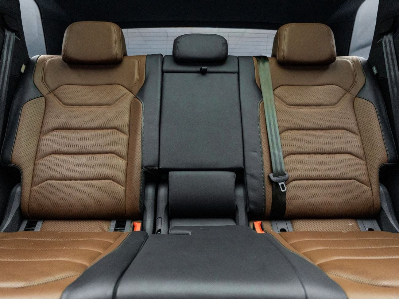 Volkswagen Touareg R-LINE BUY NOW, PAY 2027 | THE BLACKLINE STANDARD | 2029 Volkswagen Warranty + Service Contract, GCC