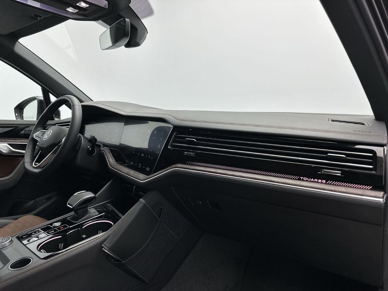 فولكس واجن طوارق 3L | VW Certified | Ventilated Front Seats, V6 4MOTION & Smart Driving Pack