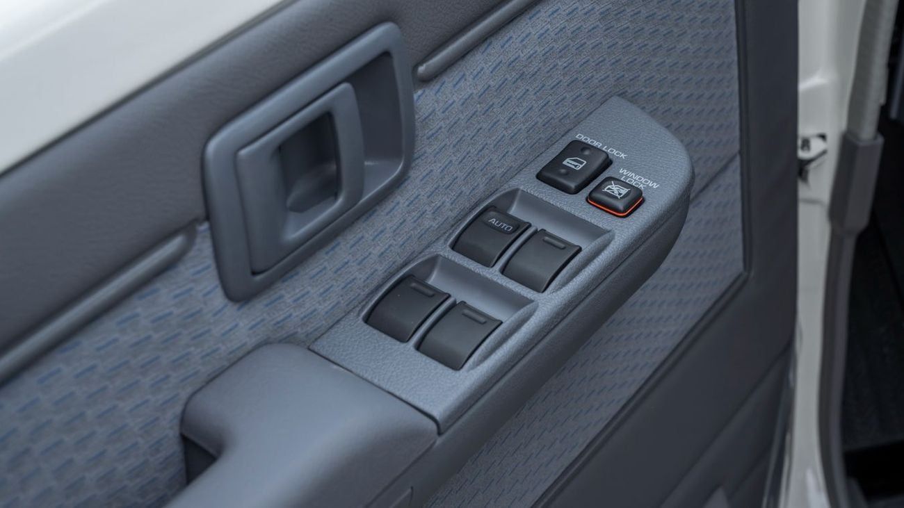 Toyota Land Cruiser 76 TOYOTA LANDCRUISER76 HARDTOP 2.8 MT LX LOW -2026YM