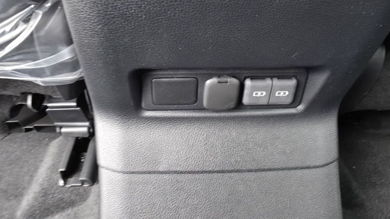 تويوتا برادو VXR 2.4L | T/Petrol | 4x4 | Four Door | 5 Seater | Automatic