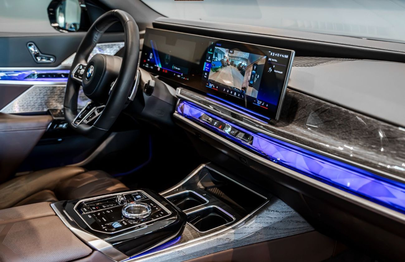 BMW 740Li 2023 BMW 740i, 2028 BMW Warranty + Service Contract, Low KMs, GCC