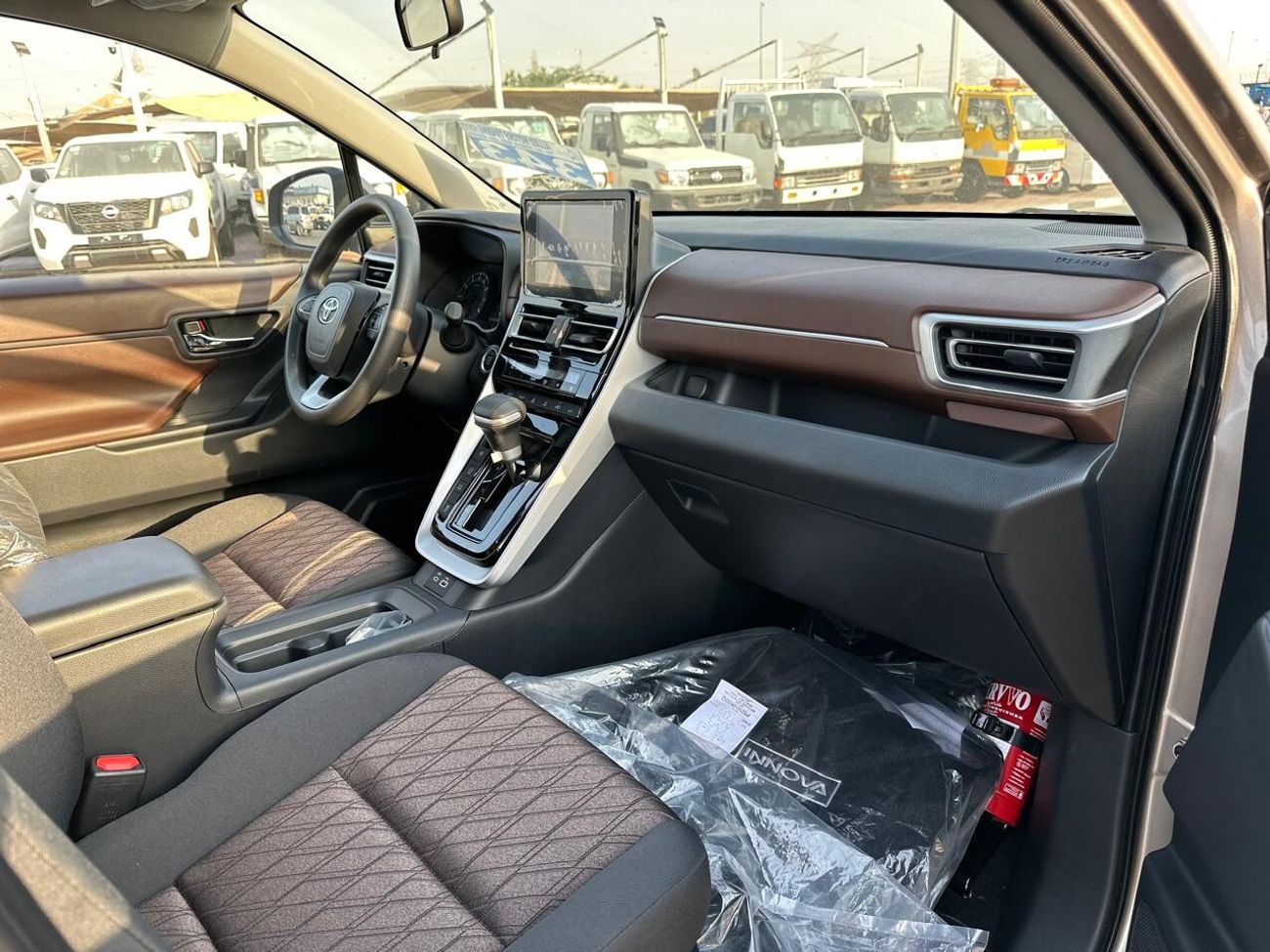 Toyota Innova 2024, PETROL 2.0L 0KM, GCC SPEC, 8-SEATERS, EXPORT PRICE