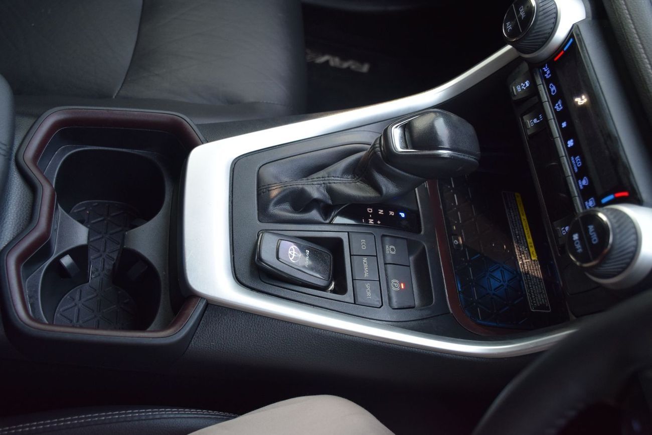 تويوتا راف ٤ LE 2.0L FWD Petrol (Right Hand)