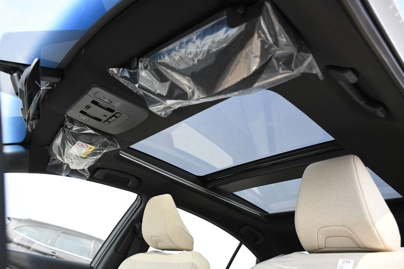 تويوتا كامري 2.5L LE HEV With Panoramic (Ready Stock)