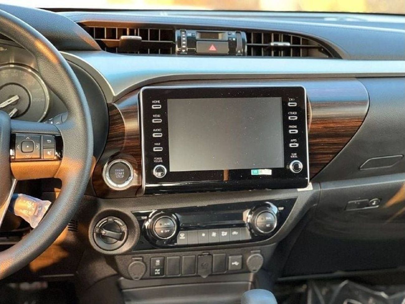 تويوتا هيلوكس SR5 4.0L PTR A/T // 2024 // HIGH OPTION WITH DVD&BACK CAMERA , CRUISE CONTROL // SPECIAL OFFER // BY