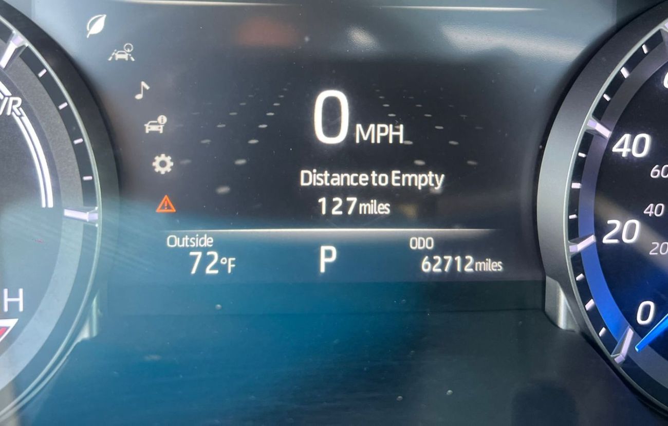 Toyota Highlander 2023 Toyota Highlander Hybrid XLE Full Option - 2.5L V4 - AWD 4x4 - Rear Camera - Sunroof- Leather s