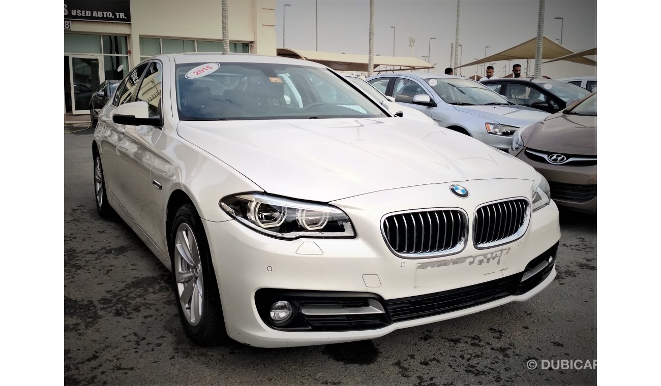 BMW 520i i 2015 WHITE NUMBER 1 GCC LATHER NO ACCIDENT NO ACCIDENT PERFECT