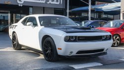 Dodge Challenger 5.7 SRT