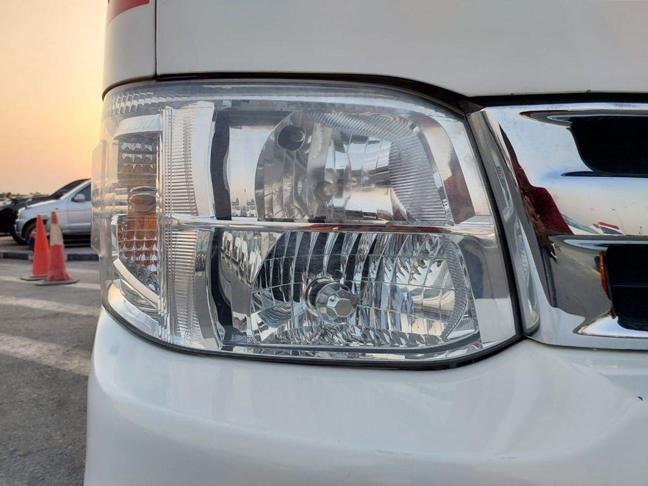 Toyota Hiace TOYOTA HIACE VAN AMBULANCE RHD 2012 MODEL 2.7 L PETROL AUTOMATIC(PM11200)