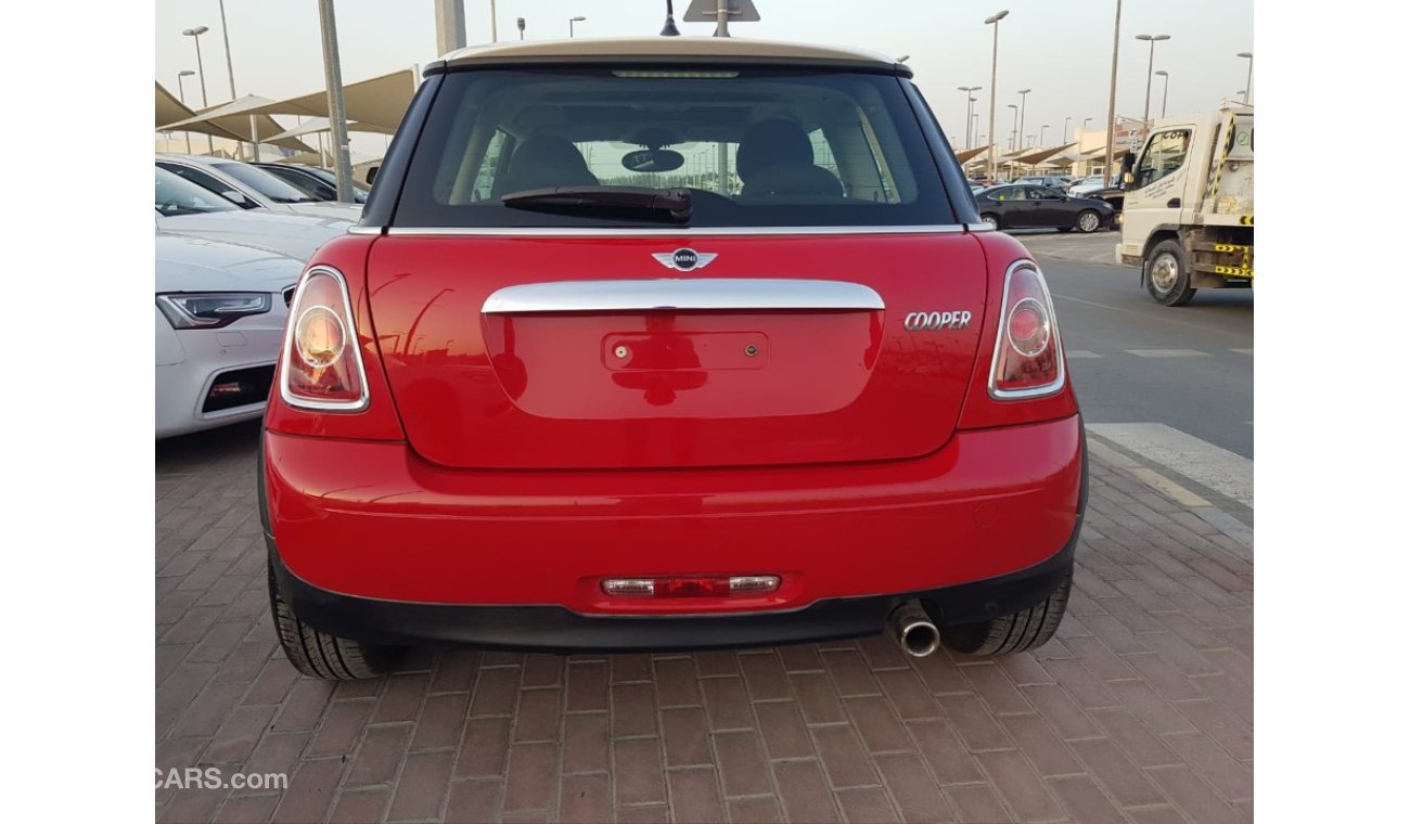 Mini Cooper Mini copper model 2013 GCC car prefect condition full service full option low mileage