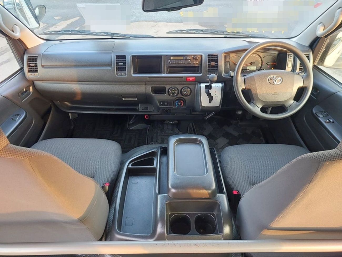 تويوتا هاياس TOYOTA HIACE COMMUTER VAN RHD 2014 MODEL 2.7 L PETROL AUTOMATIC(PM06274)