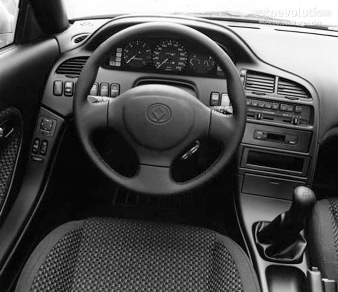Mazda MX6 interior - Cockpit