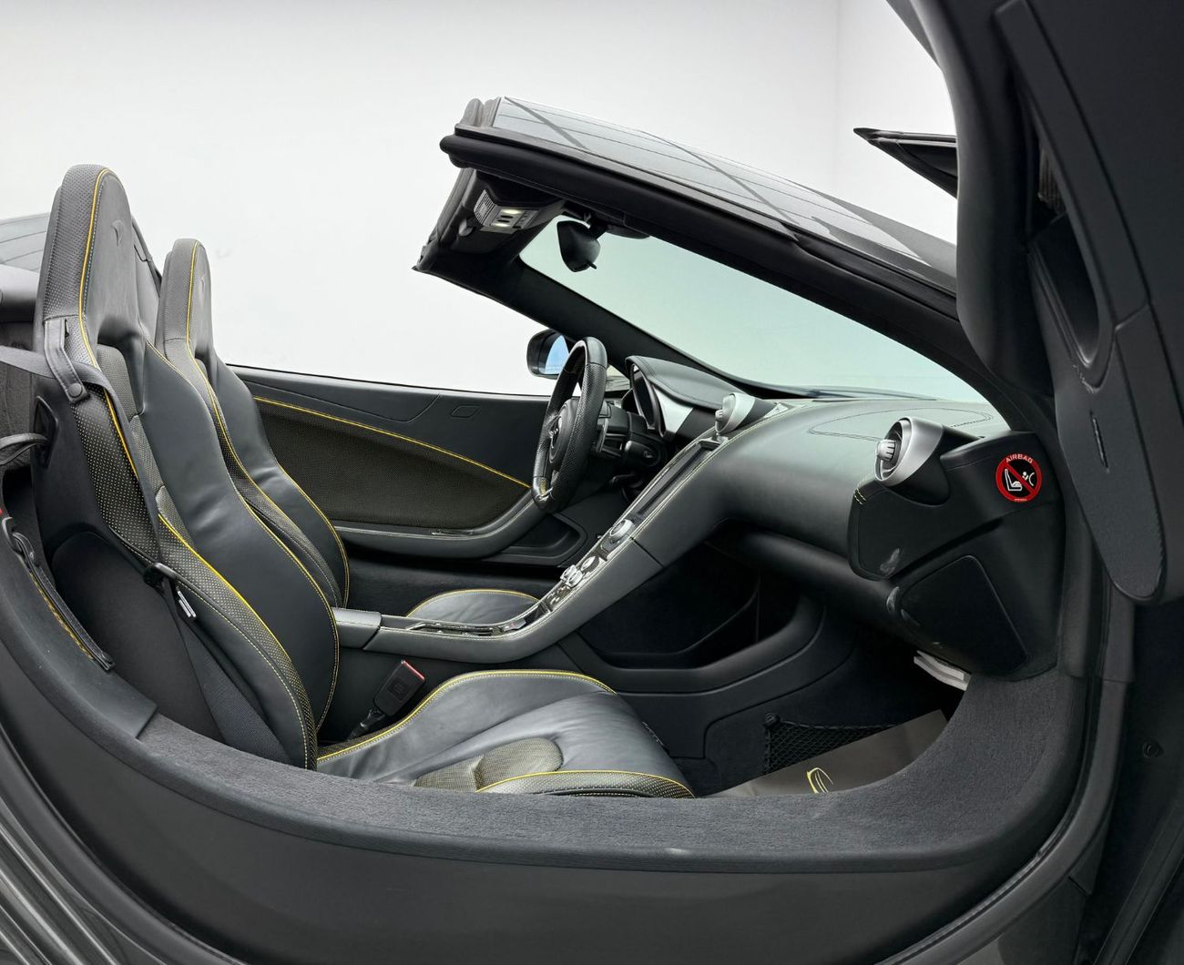 McLaren 650S 2015 McLaren 650S Spider, Full Service History, Excellent Condition, GCC