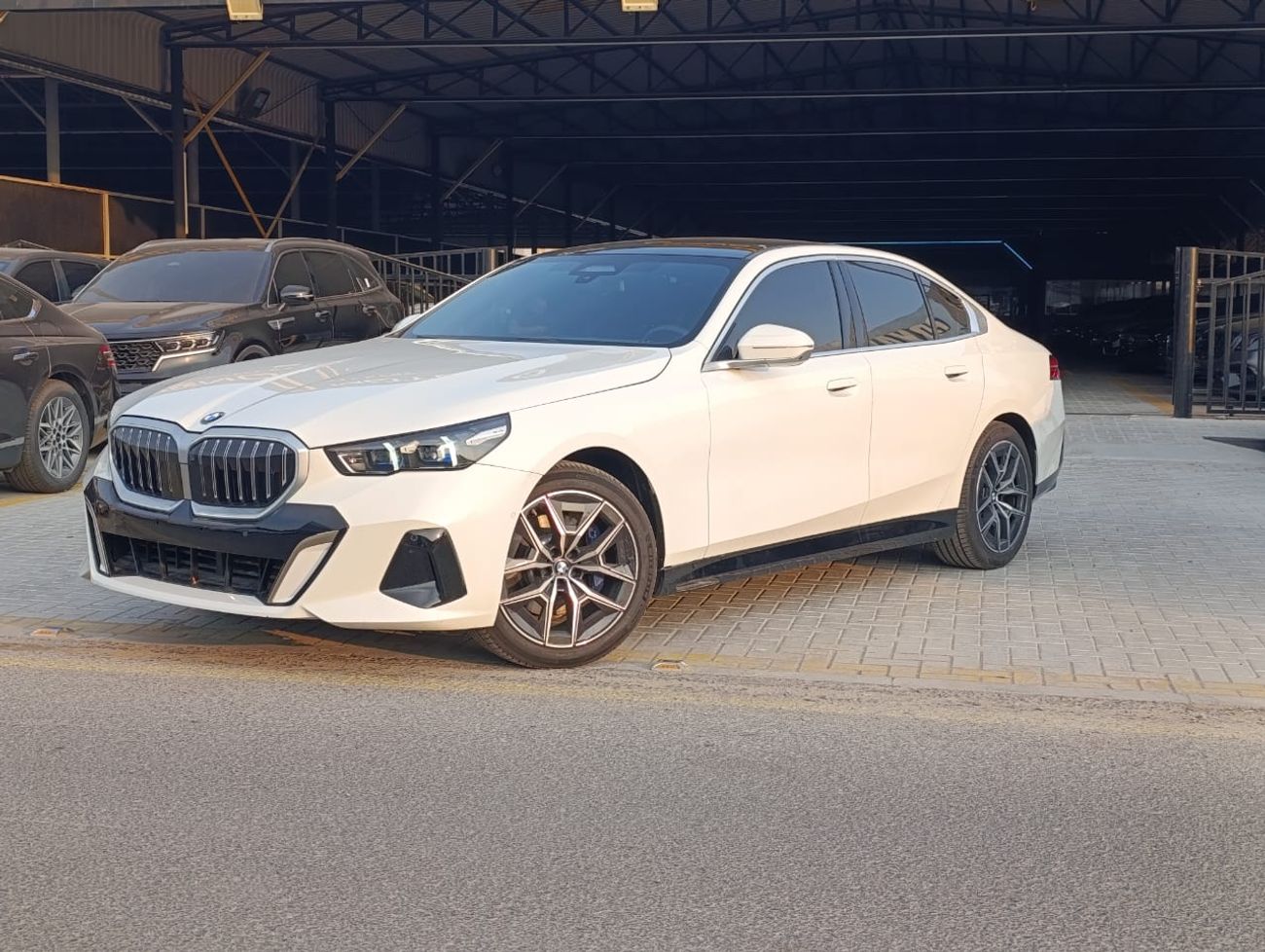 بي أم دبليو 520i BMW 520 i 2024 3.0