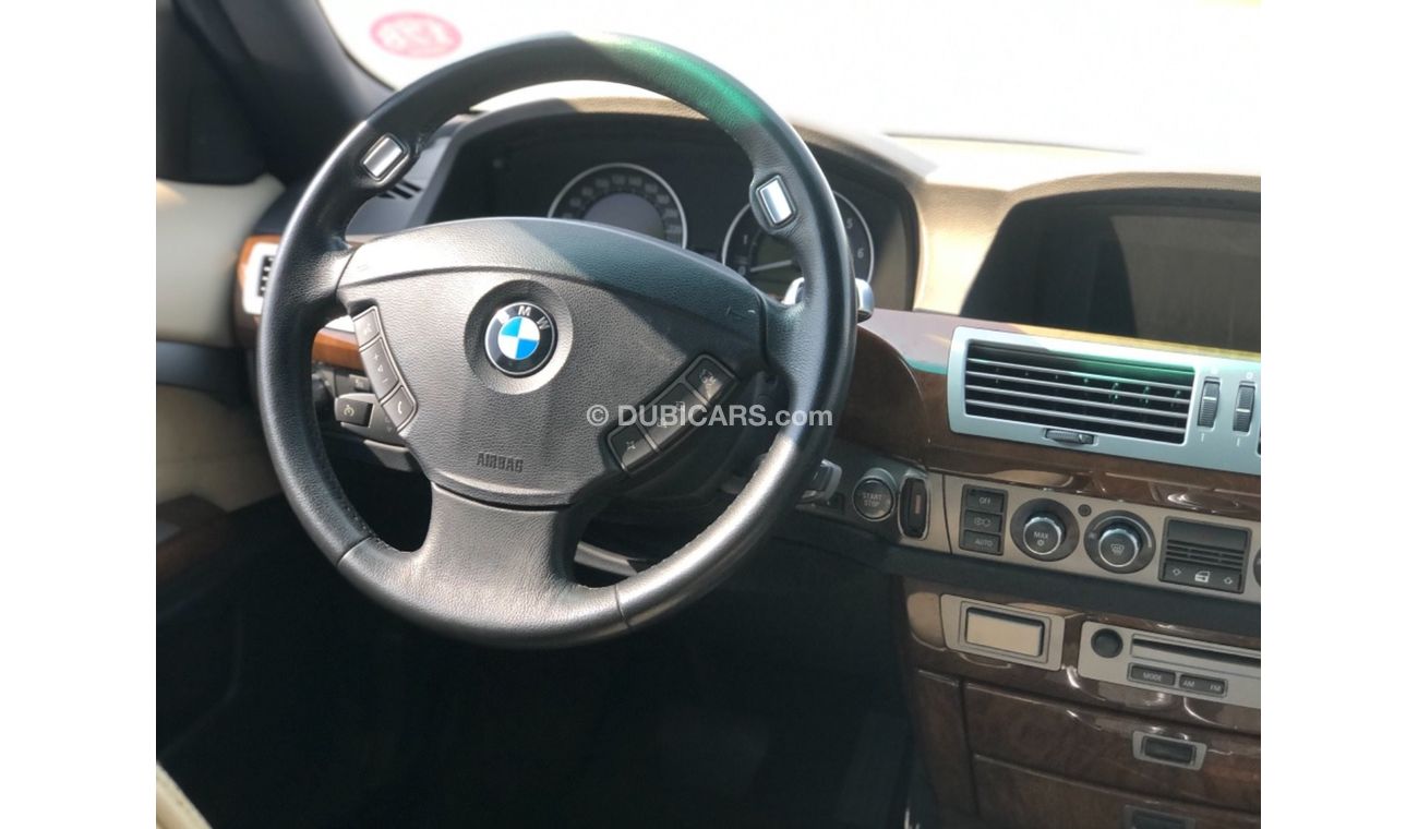 BMW 750Li Model 2007 GCC CAR PERFECT CONDITION FULL OPTION SUN ROOF LEATHER SEATS BACK CAMERA BACK AIR CONDITI