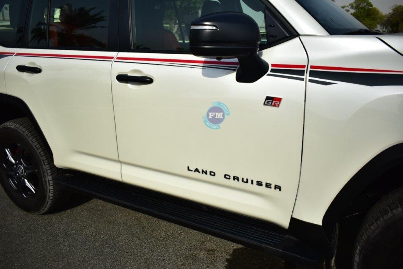 تويوتا لاند كروزر 300 GR Sport V6 4.0L Petrol Automatic