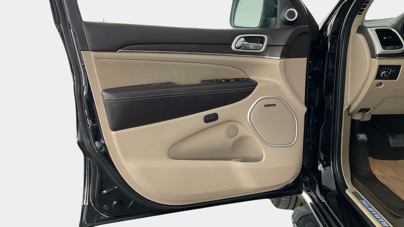 جيب جراند شيروكي Summit | upto AED 20,000 Ramadan Discount | شامل الضمان | 0 ﺪﻔﻋﺓ ﺃﻮﻟﻯ