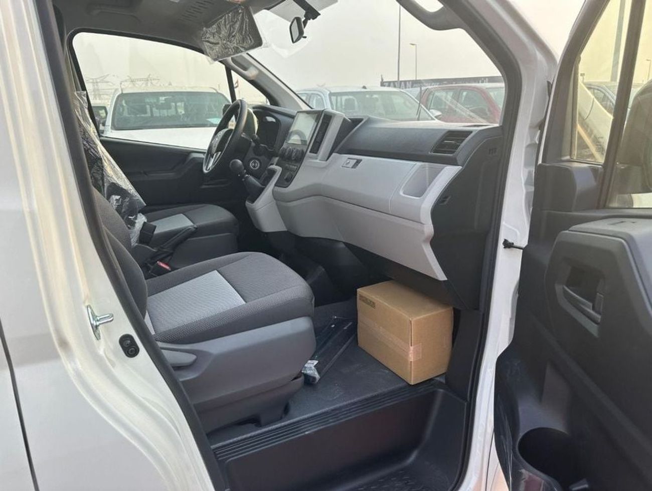 Toyota Hiace TOYOTA HIACE 3.5 L PETROL MANUAL,13SEATS,HIGH/ROOF 2025