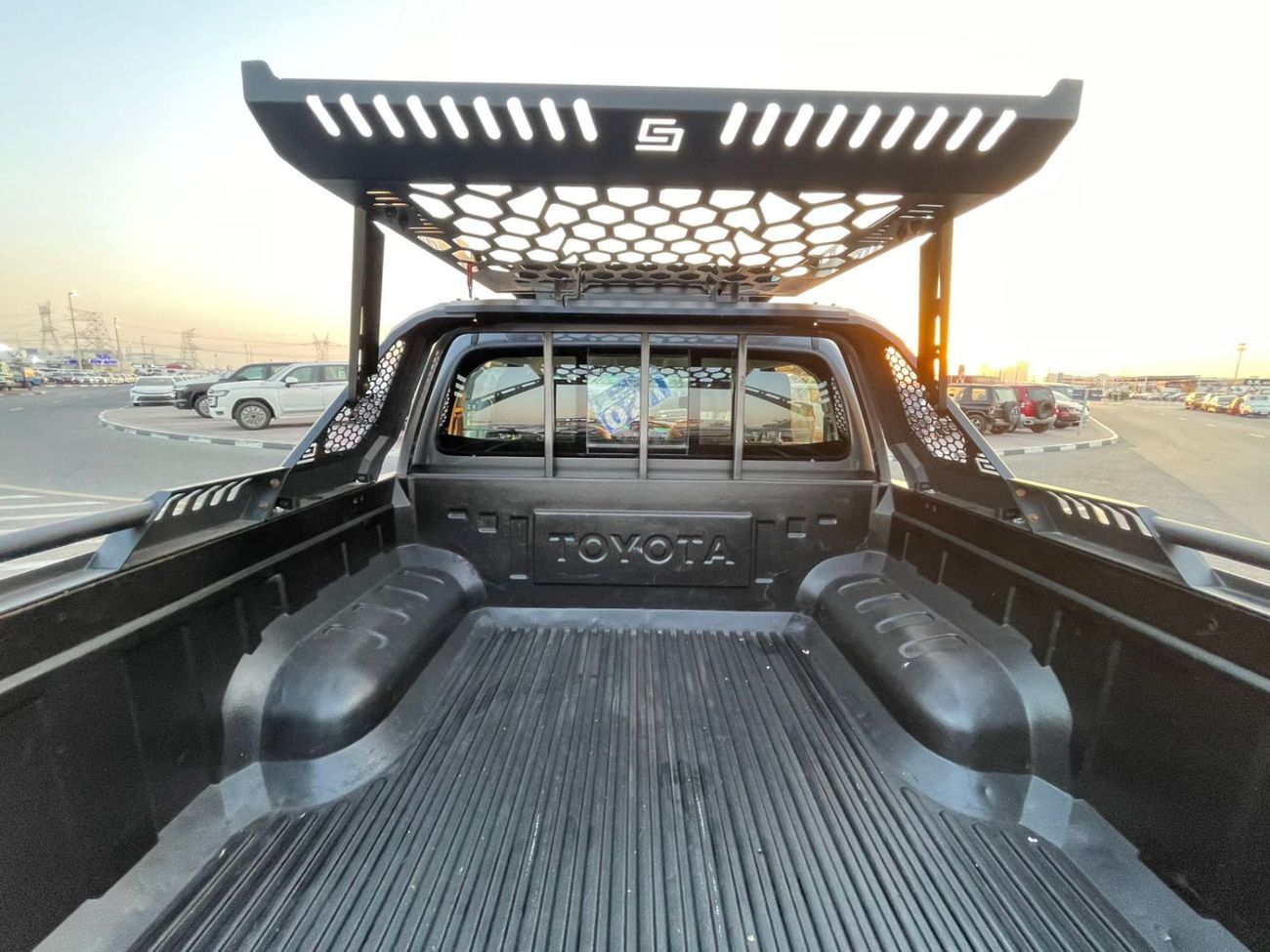 Toyota Hilux 2019 Toyota Hilux Revolution Edition - 4x4 | GCC Specs | Full Off-Road Build