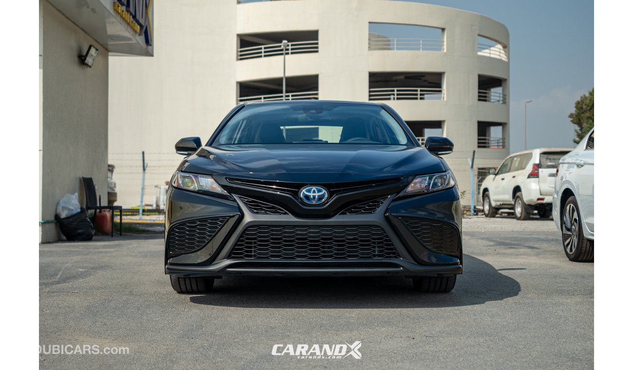 Toyota Camry SE Hybrid 2021 Black