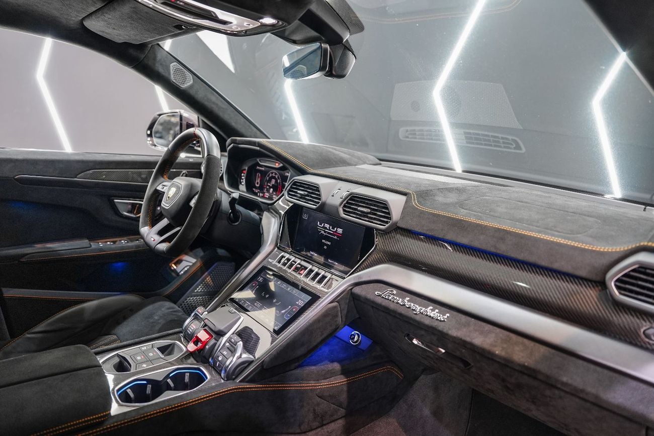 Lamborghini Urus 4.0T V8 Performante Rear Seat Entertainment, Carbon Fiber Pack, Lamborghini Warr + Serv!!