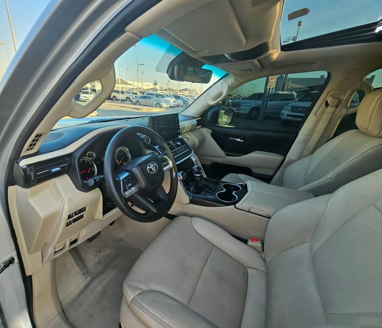Toyota Land Cruiser GXR LHD 4.0L Naturally aspirated petrol engine Automatic Gear 4WD 7 Seats 5 Doors