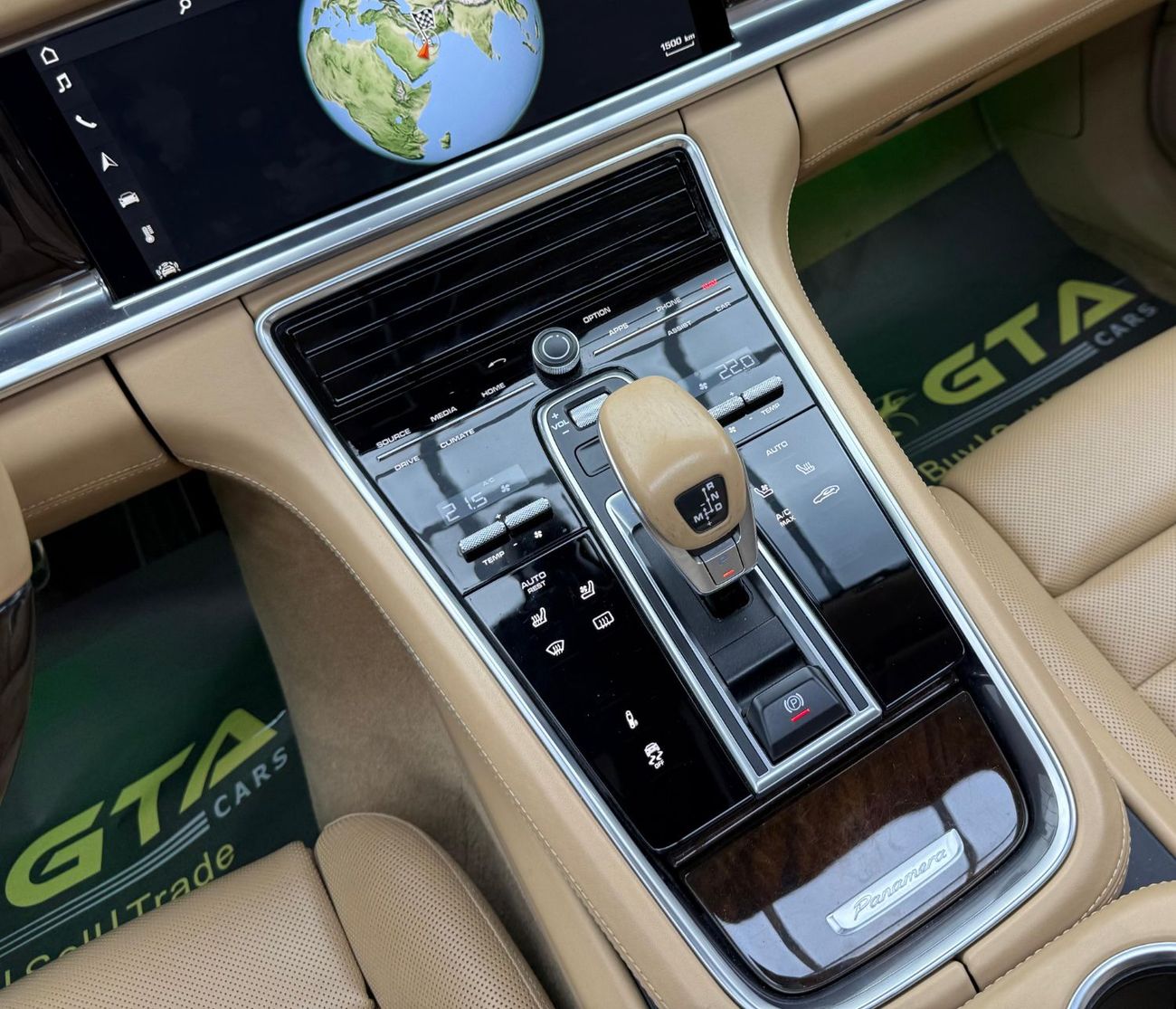 Porsche Panamera 4S 3.0L (434 HP) 2017 Porsche Panamera 4S, Porsche Full Service History, Excellent Condition, GCC