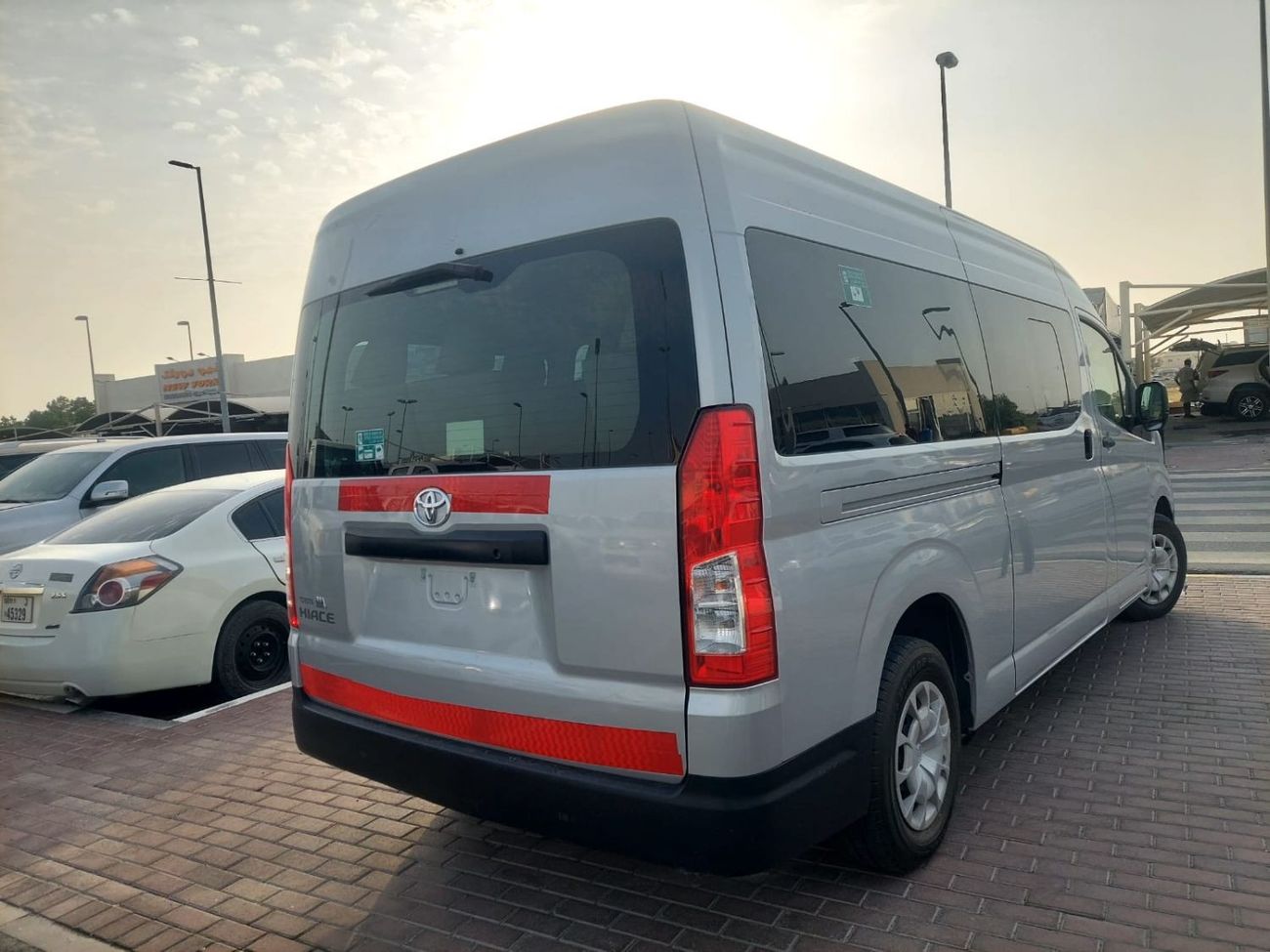 تويوتا هاياس 3.5L  PETROL 13 SEATER MANUAL TRANSMISSION