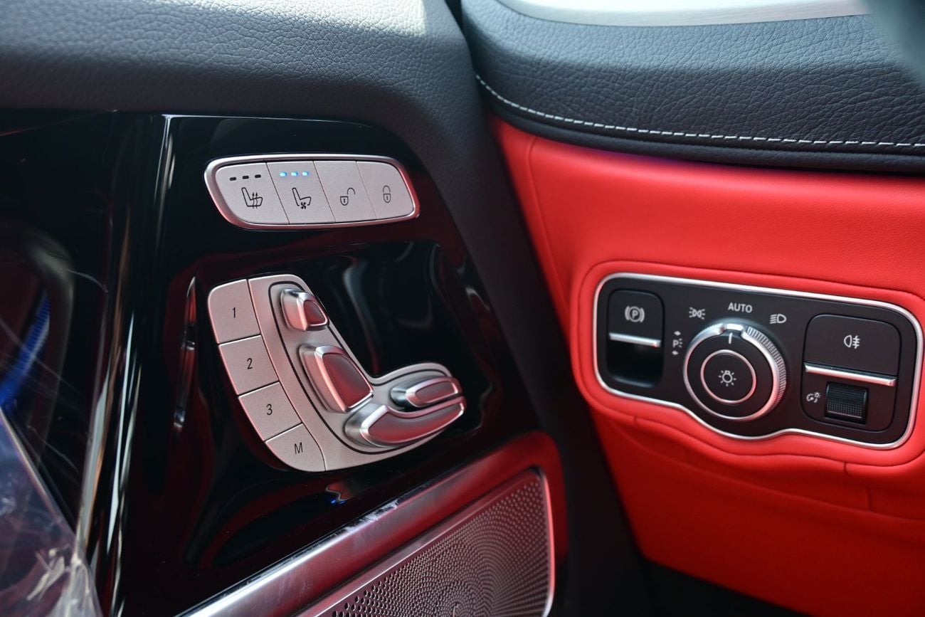 Mercedes Benz G63 AMG 4MATIC SUV Mercedes AMG G63, 4.0-litre Twin-Turbocharged Petrol V8 Engine