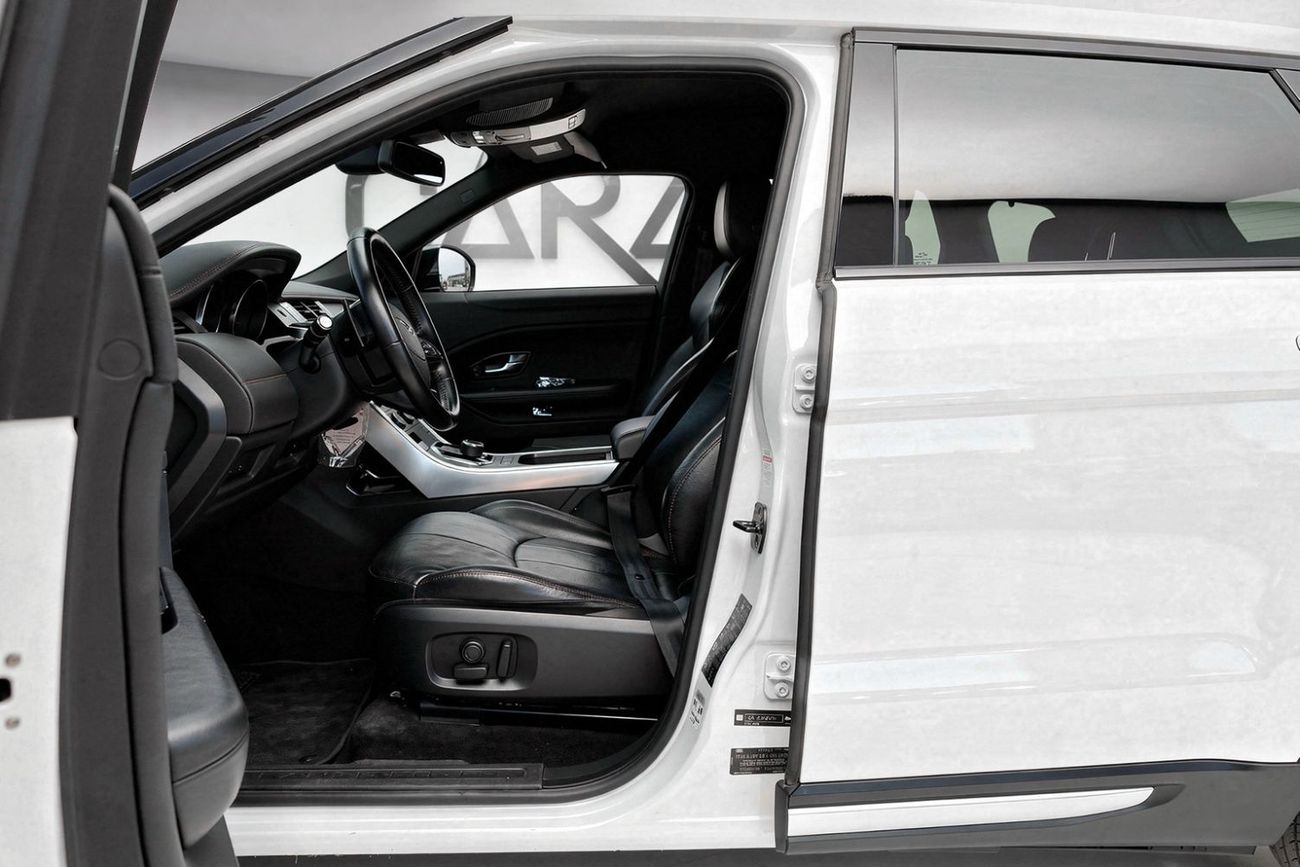 لاند روفر رانج روفر إيفوك P300  SE 2.0L