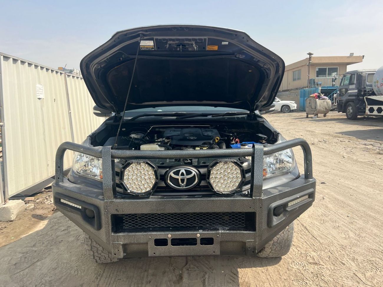 Toyota Hilux DIESEL 2.8L RIGHT HAND MANUAL GEAR YEAR 2017