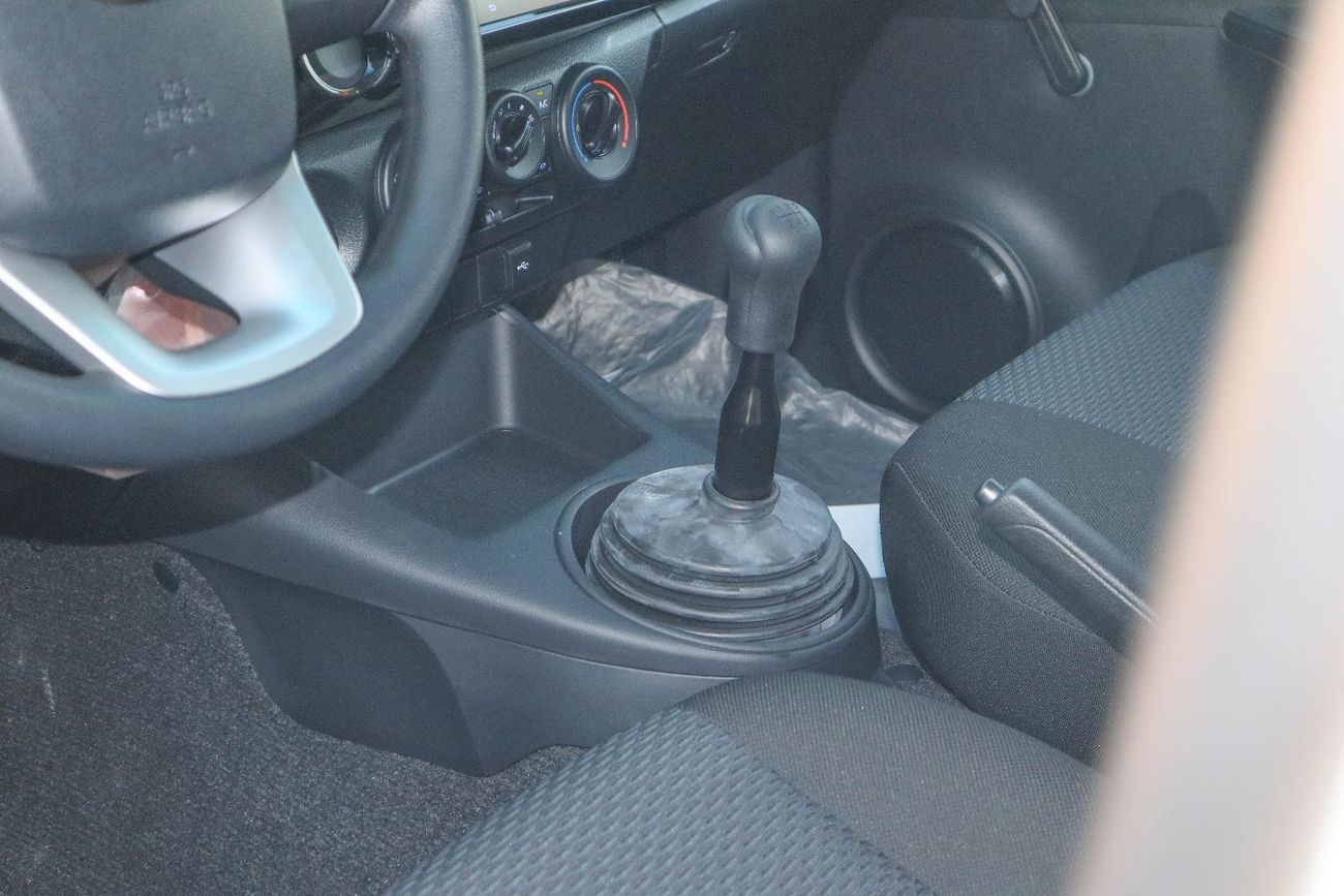 Toyota Hilux TOYOTA HILUX 2.4L 2024 MODEL M/T DIESEL