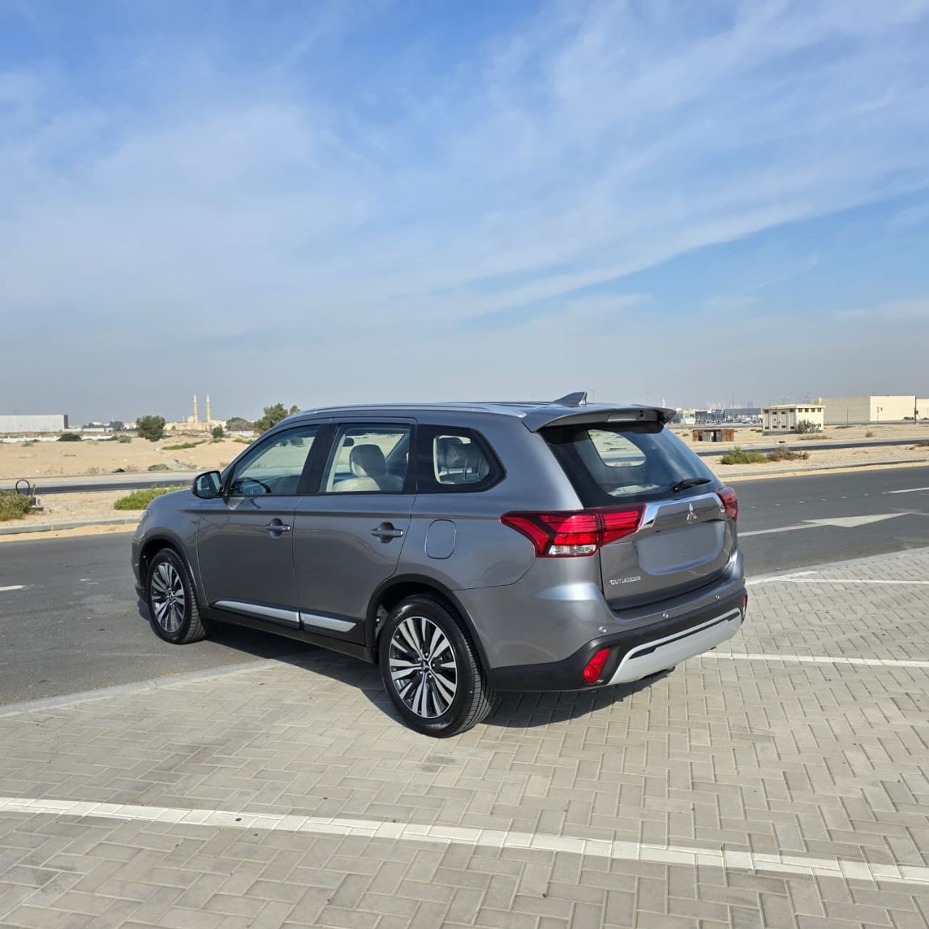 Mitsubishi Outlander GLX Basic 2.4L (7 Seater) GLX MID LINE 2.4L (7 Seater)