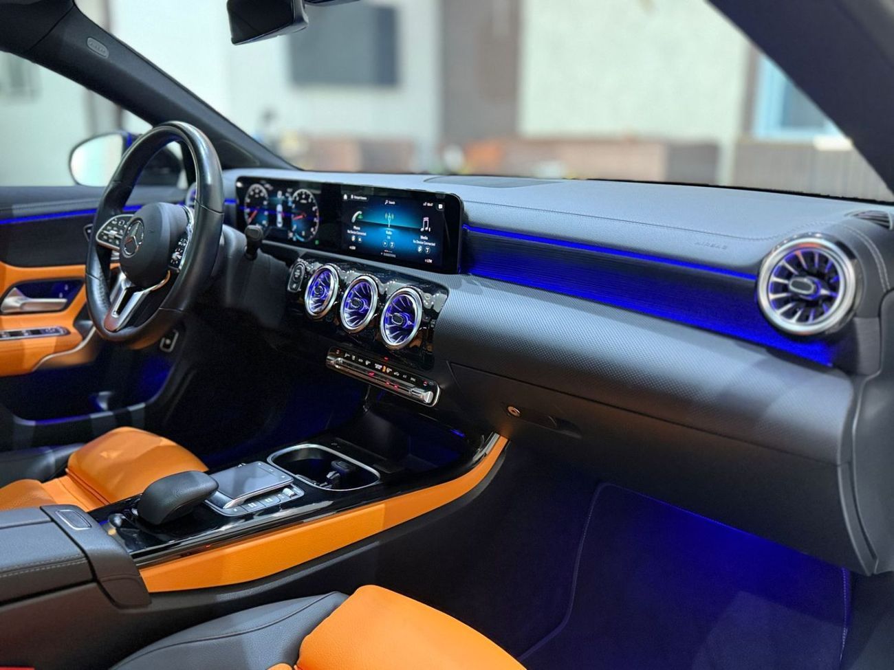 Mercedes-Benz CLA 250 Std 2.0L (221 HP) MERCEDES CLA250 AMG II 2023 II FULL LOADED