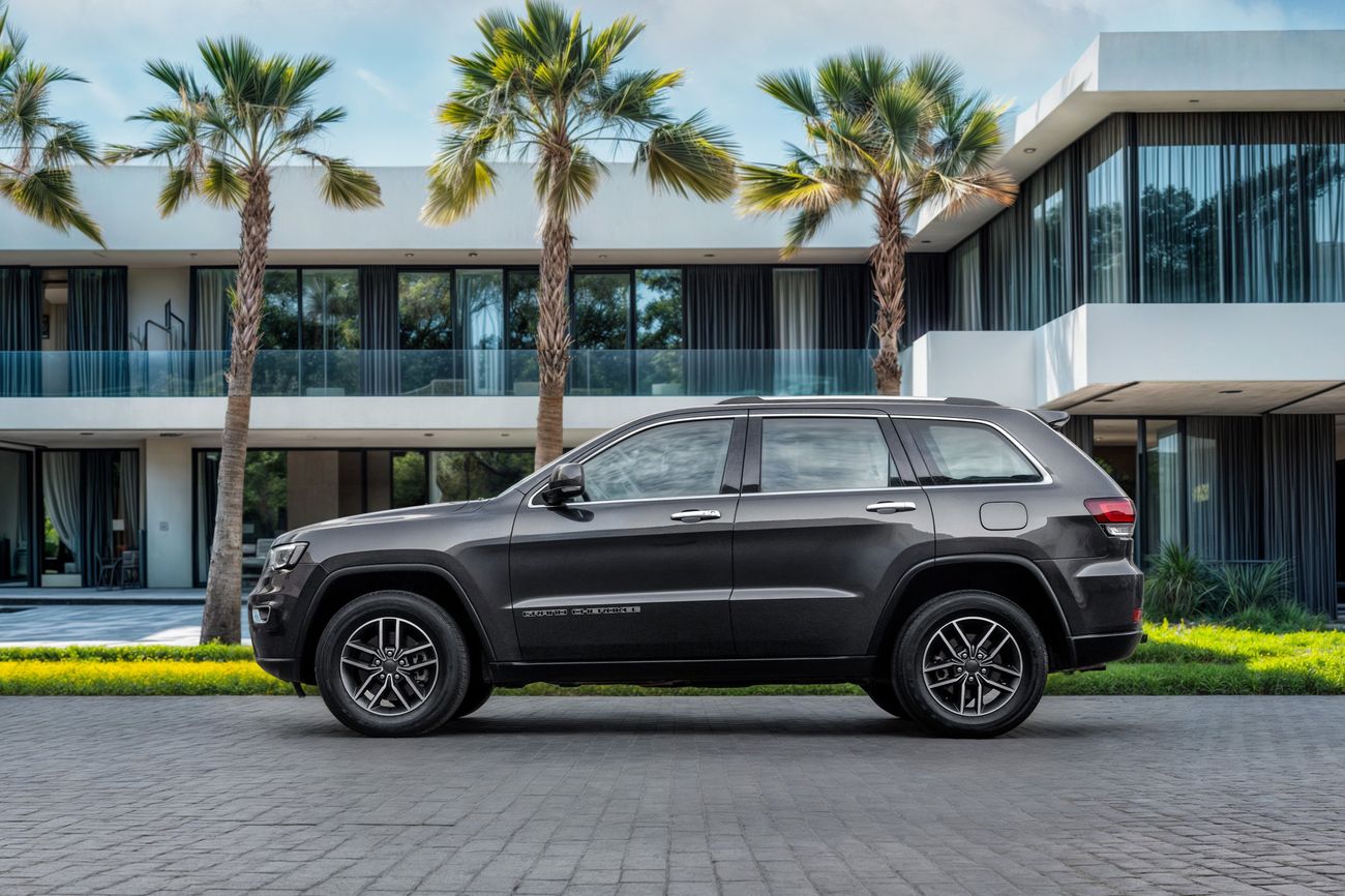 جيب جراند شيروكي Grand Cherokee Limited | 1,714 P.M | 0% Downpayment | Full Jeep Service History | Warranty!