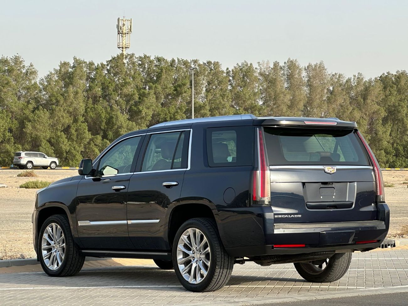 كاديلاك إسكالاد Platinum 6.2L