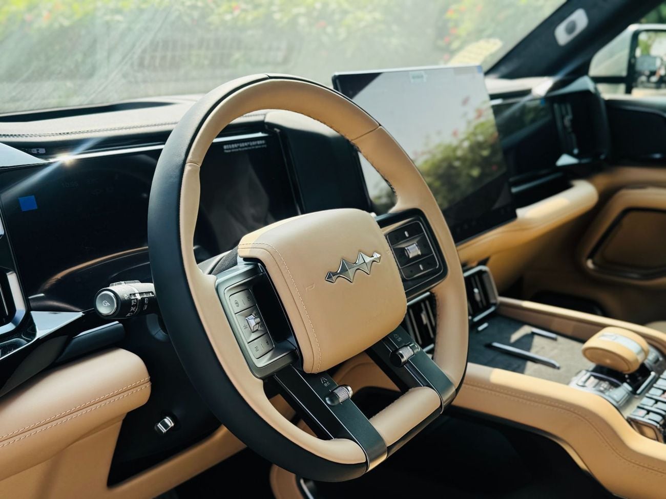 بي واي دي ليوبارد 8 Smart and Brave Flagship Edition (7 Seats)