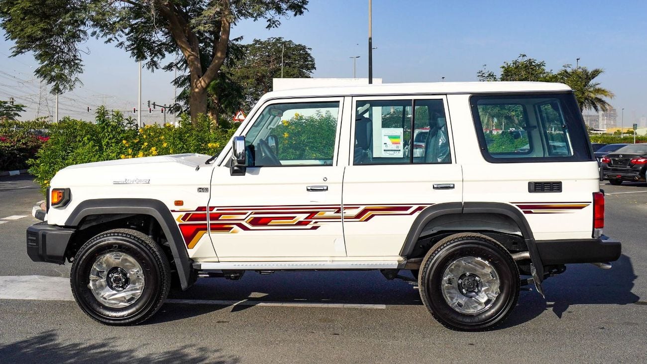 تويوتا لاند كروزر 70 ECTAGR018 - 2025 Toyota LC76 5 Doors Hardtop - 4.0L Petrol Manual - With Snorkel - White