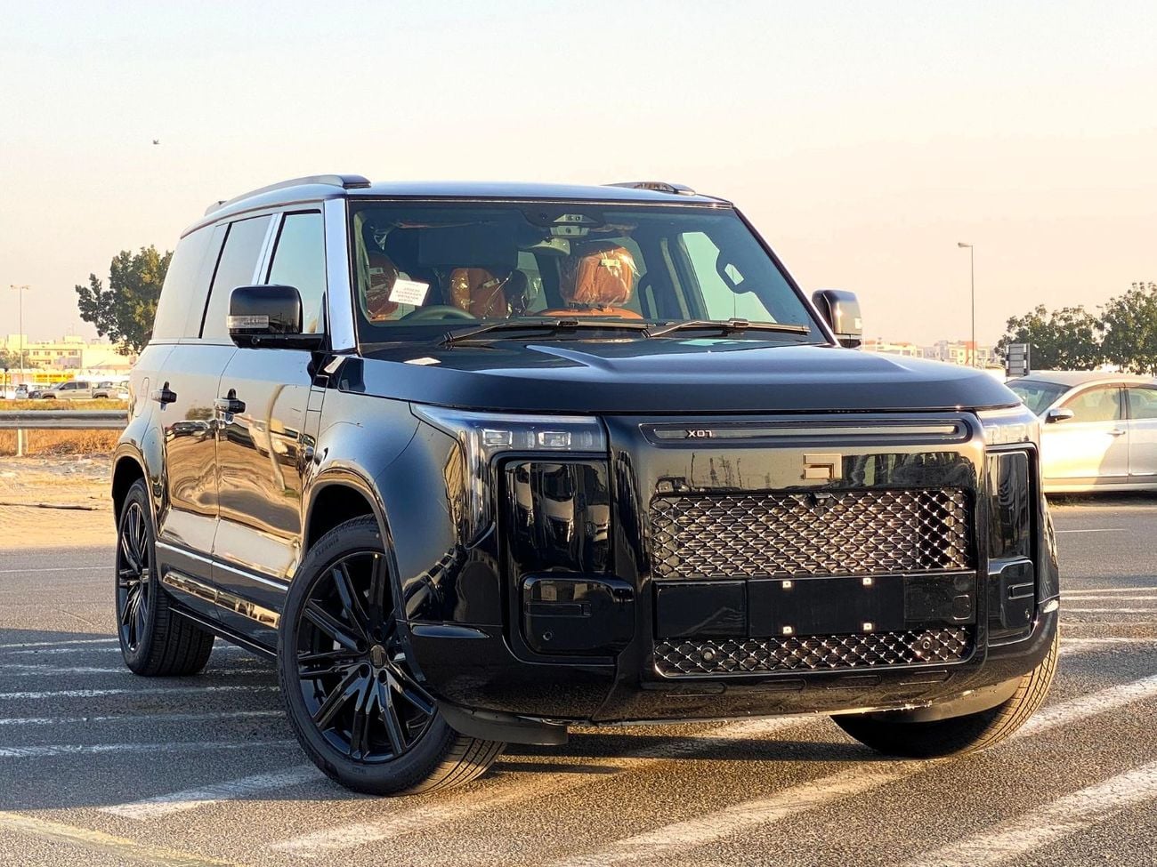 روكس أداماس (EXPORT ONLY) ROX Adamas vip 6 seats (EREV)  A/T 4*4 SUV  black color 2026 model