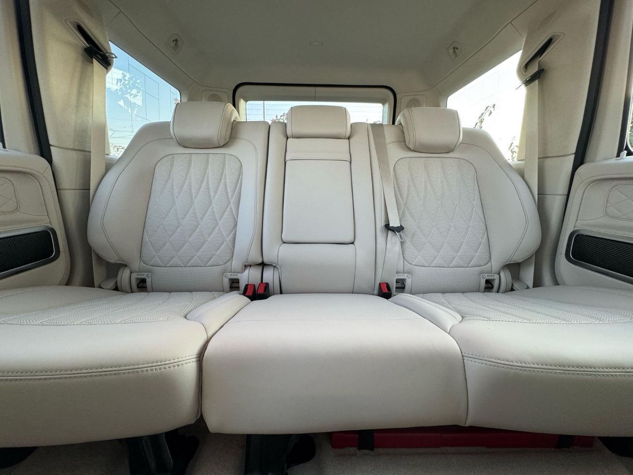 Mercedes-Benz G 63 AMG 4MATIC SUV **2025**GCC SPEC UNDER WARRANTY AND SERVICE CONTRACT