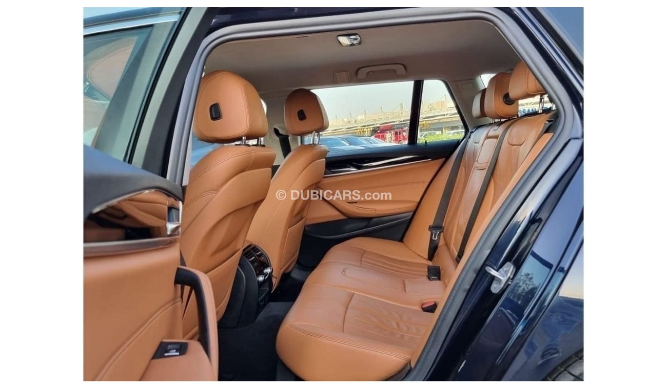 BMW 520i BMW 520I 2019 GCC FREE OF ACCIDENTS WITH SERVICE HISTORY