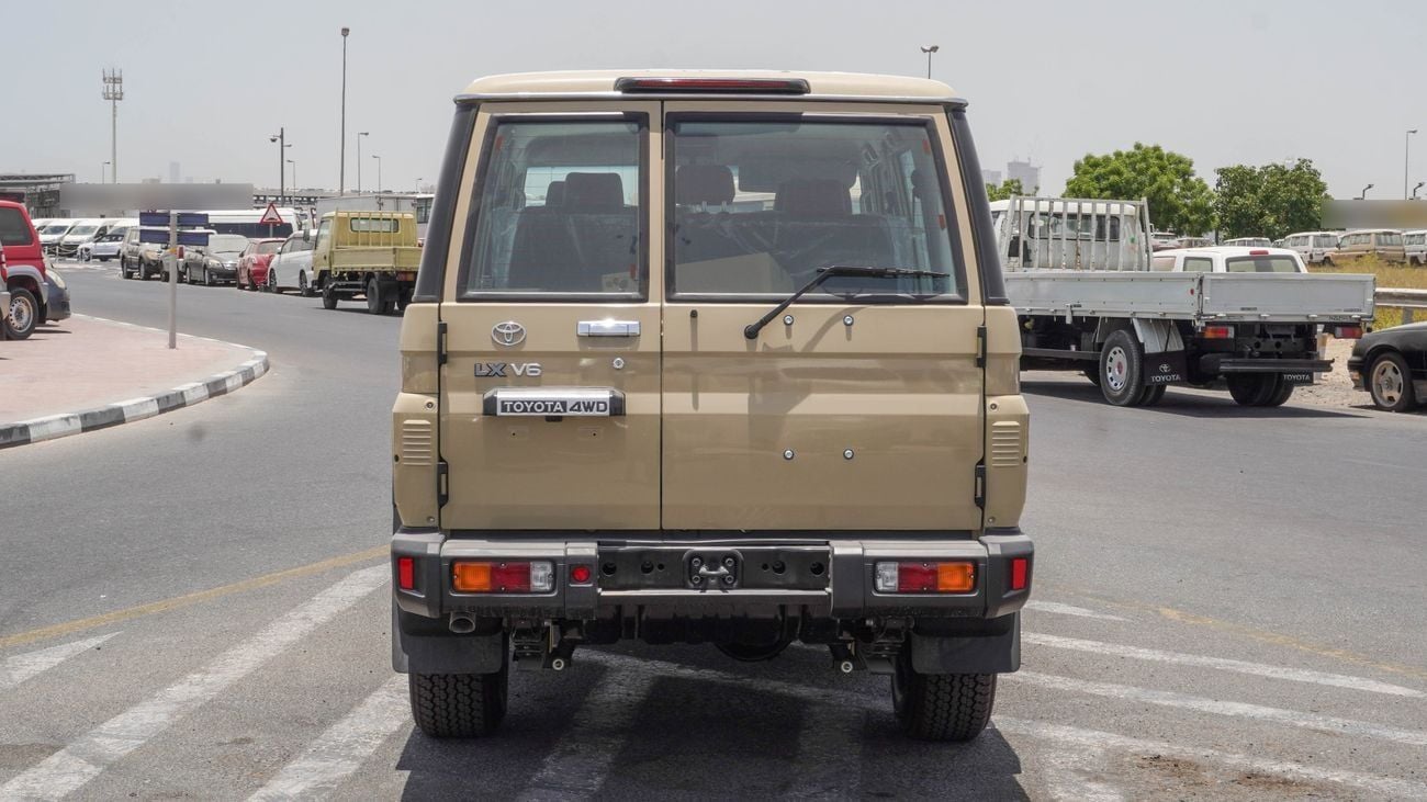 تويوتا لاند كروزر 70 LX 4.0 L V6
