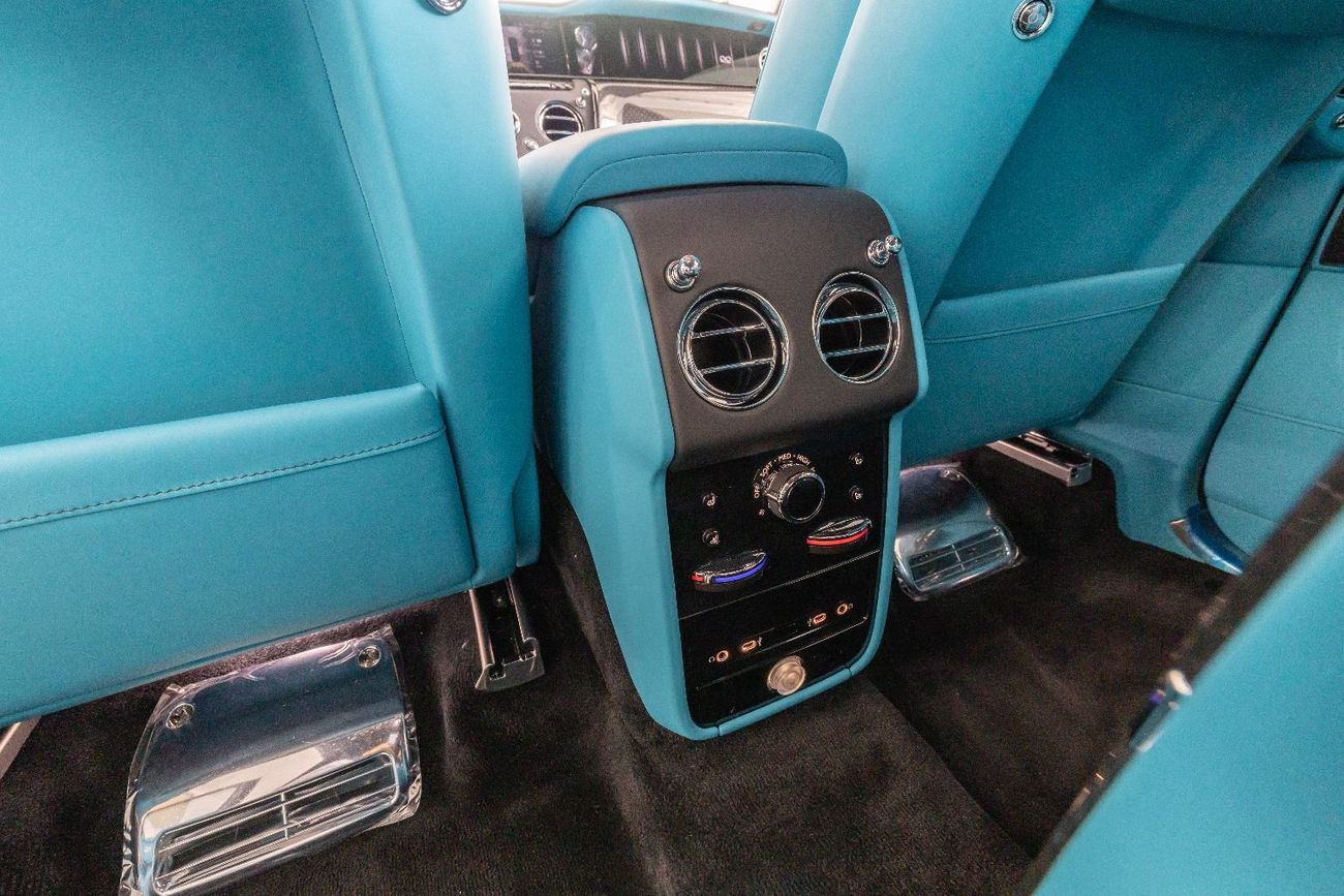 رولز رويس كولينان Rolls Royce Cullinan Black Badge | 2025