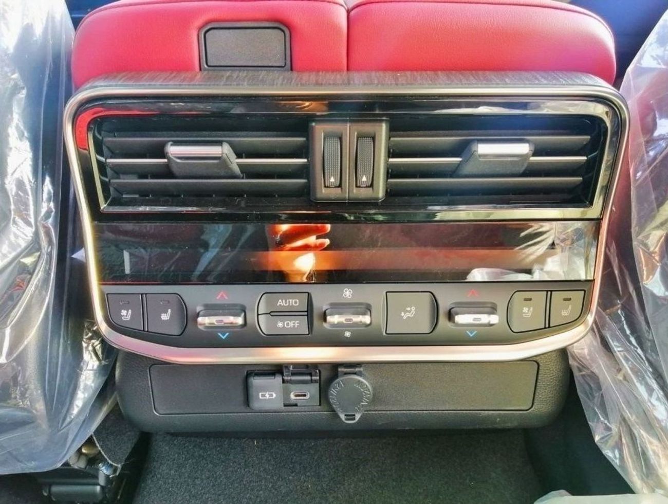 تويوتا لاند كروزر GR - FULL OPTION - PETROL