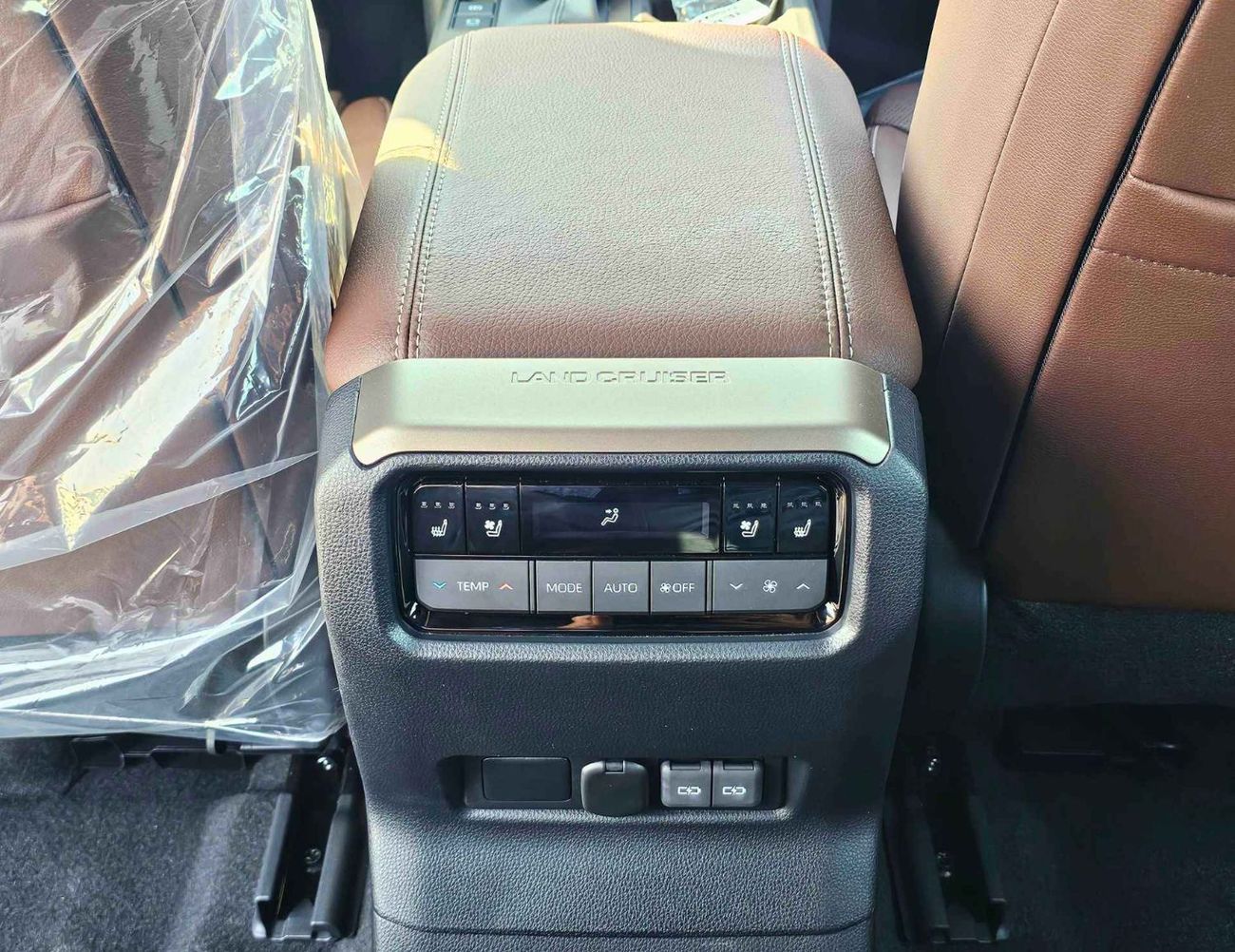 تويوتا برادو ADVENTURE TURBO / 2.4L V4 PETROL / RADAR / POWER WITH LEATHER SEATS / HEADUP DISPLAY (CODE#PPADV)