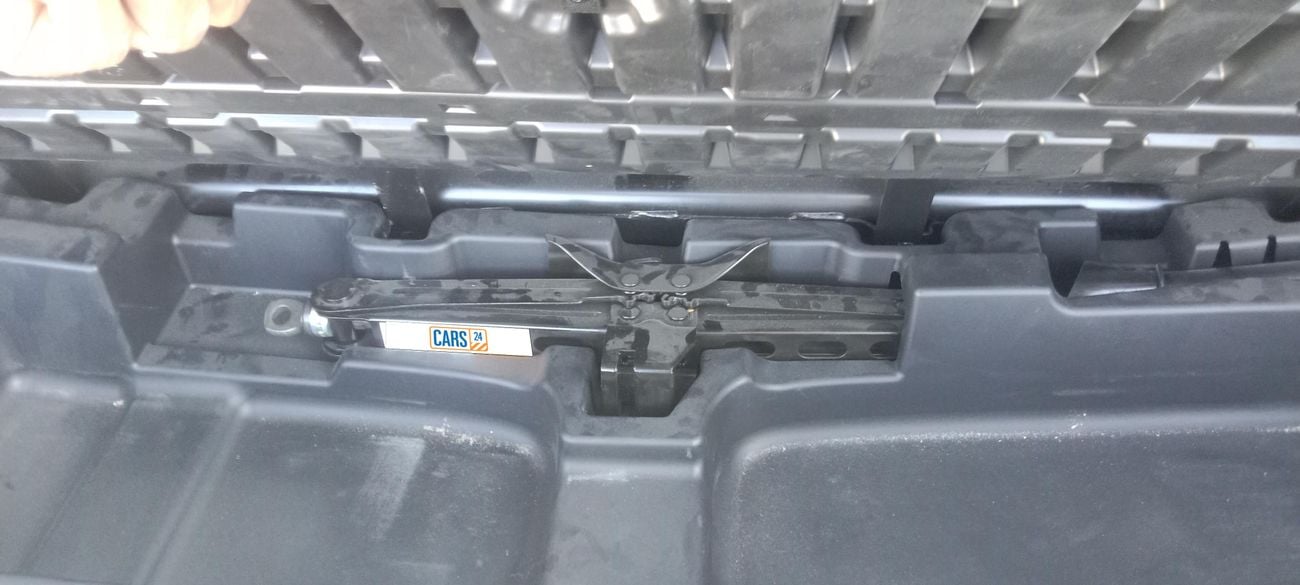 ميتسوبيشي آوتلاندر PREMIUM 2.5 | بدون دفعة مقدمة | اختبار القيادة في المنزل