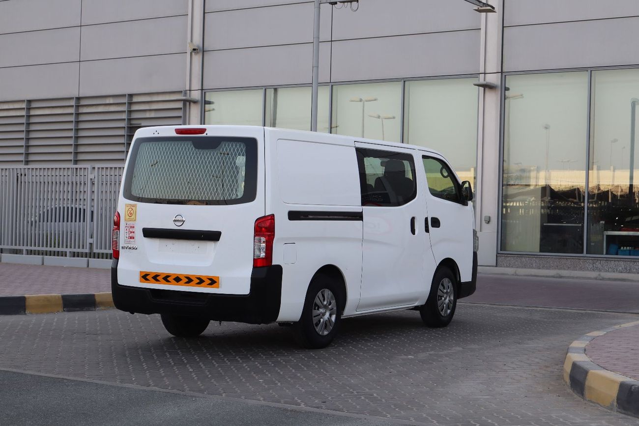 Nissan Urvan 6-Seater Manual (5-Door)