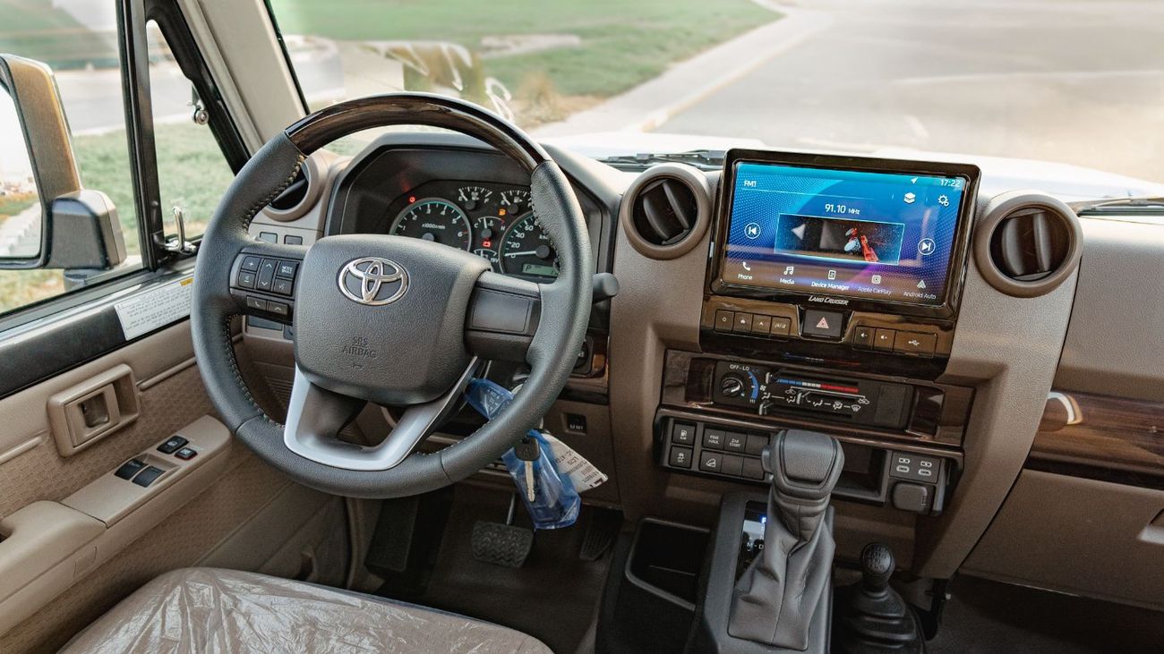 تويوتا لاند كروزر بيك آب 2025 Toyota Land Cruiser LC 79 4.0L AT Petrol (Gray-Brown)